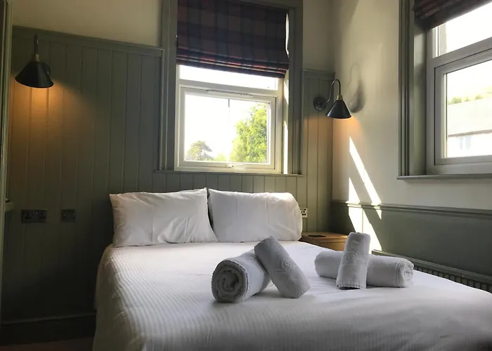 The Horse And Farrier And The Salutation Keswick بيت ريفي