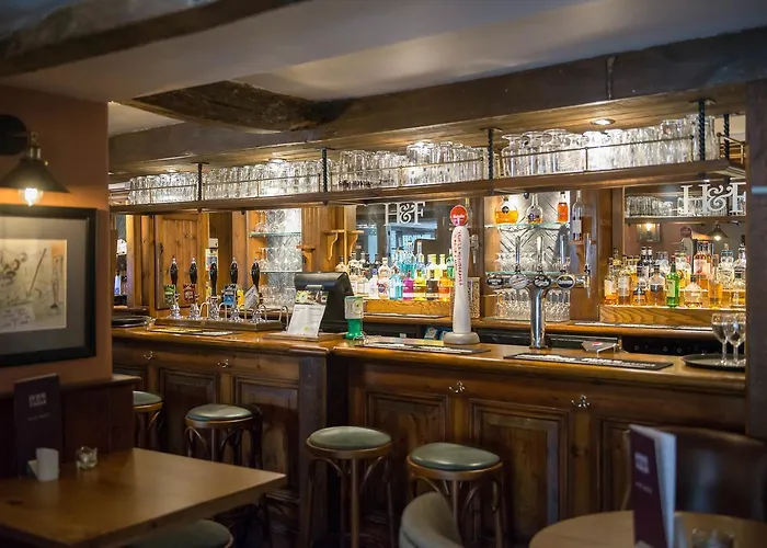 The Horse And Farrier And The Salutation Keswick بيت ريفي