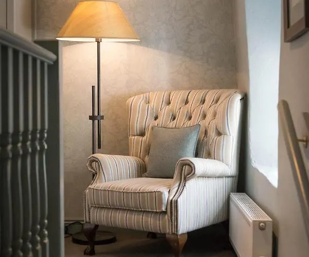 The Horse And Farrier And The Salutation Keswick بيت ريفي