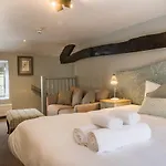 여관 The Horse And Farrier And The Salutation Keswick