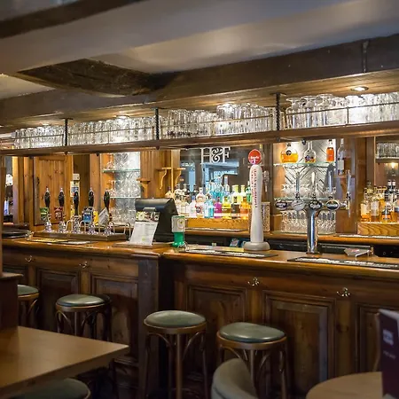 The Horse And Farrier And The Salutation Keswick بيت ريفي