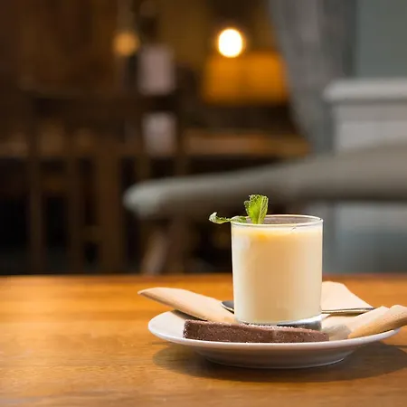 The Horse And Farrier And The Salutation Keswick بيت ريفي 3*